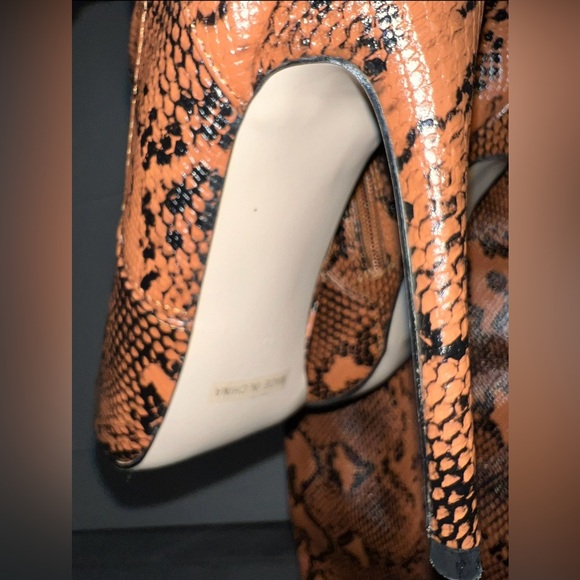 kloset envy Thigh high rust snake boots. Sold out. Never worn size 7.5 - Picture 7 of 7